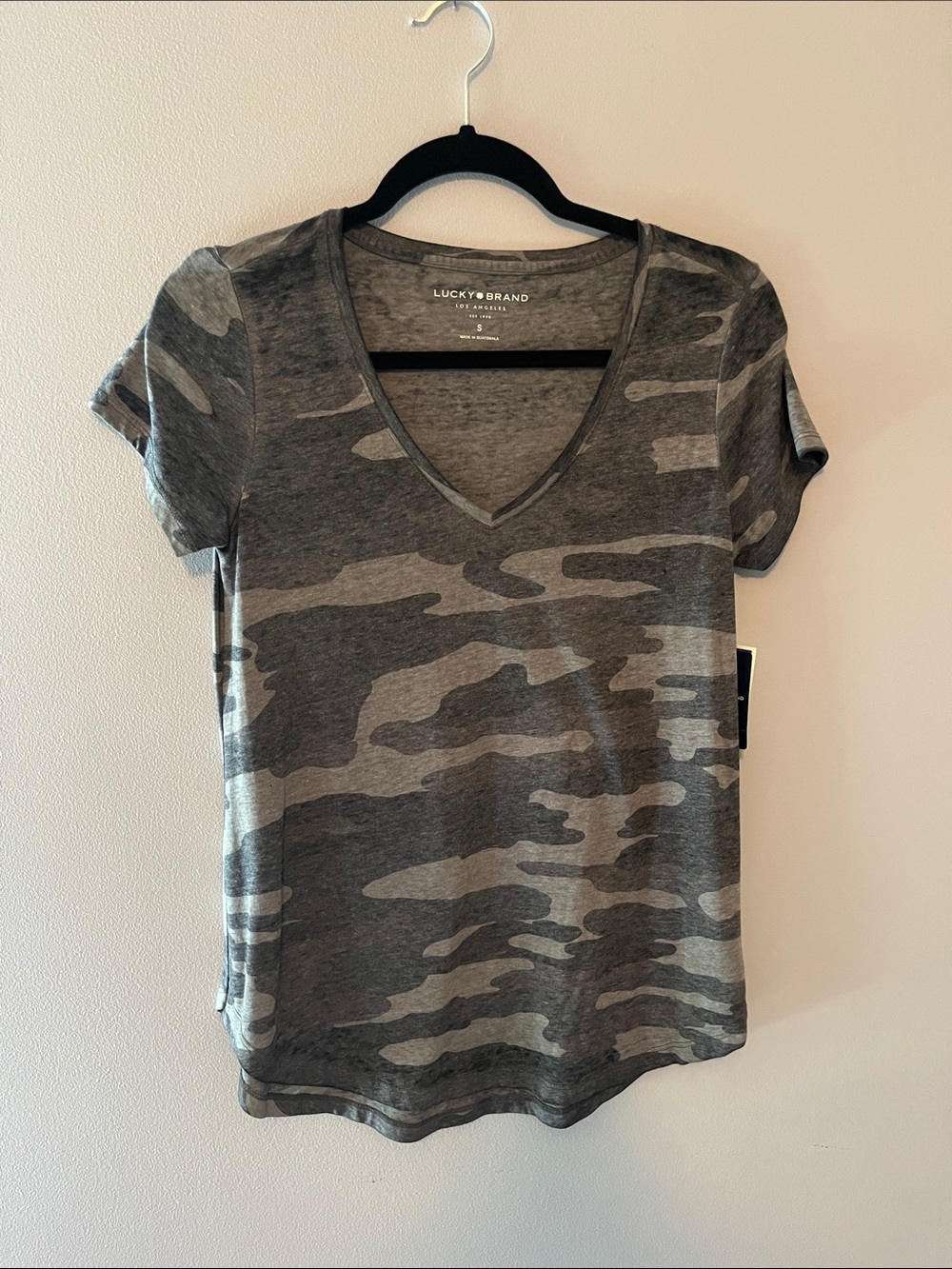 Lucky Brand Women's Gray Camo V-Neck Tee